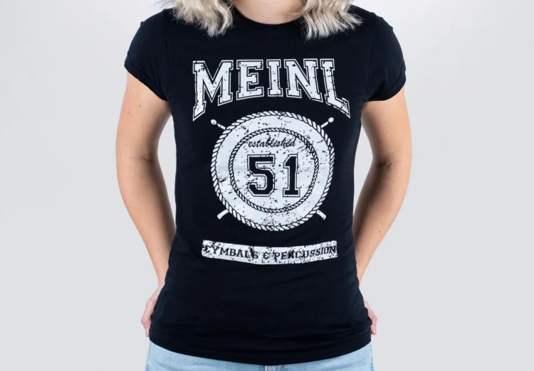 MEINL-T-Shirt-in-schwarz-mit-weiss-aufgedrucktem-College-Logo-auf-der-Brust-Girlie-M37_f1d790d.jpg